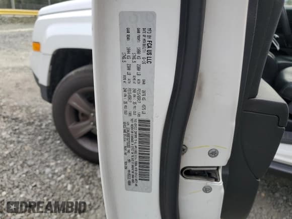 ✅ 2016 Jeep Patriot Sport • VIN: 1C4NJRBB7GD753355 • Лот: 85540145. Опубликован ранее на Copart с пробегом 171 553 миль. Бесплатный доступ к архиву аукционных продаж из США и подробный отчёт об истории автомобиля на DreamBid. Изображение 13.