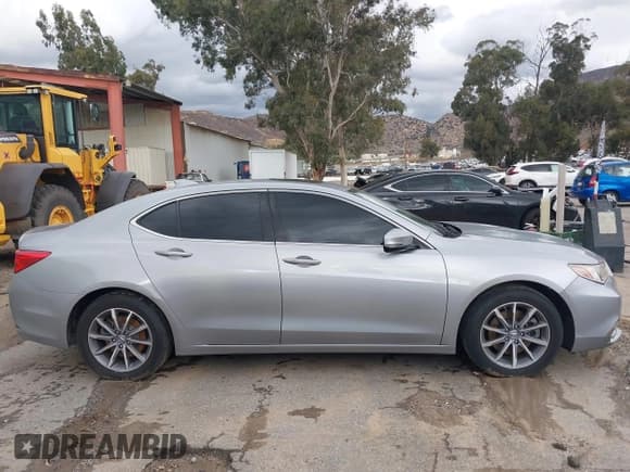 ✅ 2018 Acura TLX • VIN: 19UUB1F38JA011280 • Lot: 43656657. Listed on IAAI with 63,930 mi. Free auction sales archive from the USA and detailed vehicle history report at DreamBid. Image 13.