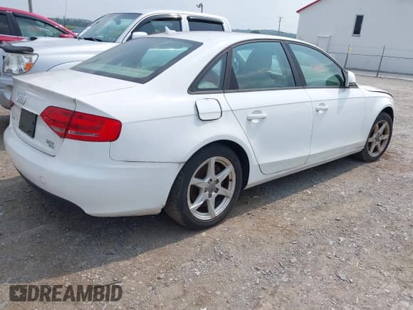 ✅ 2009 Audi A4 Premium • VIN: WAULF78K59A135389 • Lot: 42890438. Listed on IAAI with 137,414 mi. Free auction sales archive from the USA and detailed vehicle history report at DreamBid. Image 4.