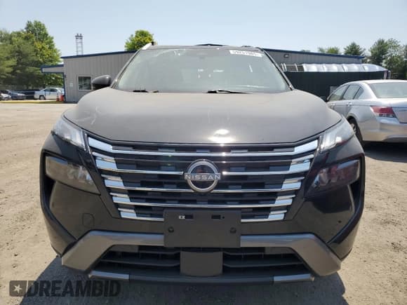 ✅ 2025 Nissan Rogue SL • VIN: JN8BT3CB5SW140418 • Lot: 59251985. Wystawiony na Copart z przebiegiem 8 865 mil. Bezpłatny archiwum sprzedaży aukcyjnych z USA i szczegółowy raport historii pojazdu na DreamBid. Zdjęcie 5.