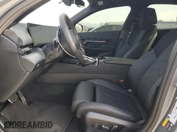 ✅ 2024 BMW i5 eDrive40 • VIN: WBY33FK02RCR53890 • Lot: 42830975. Listed on Copart with 7,514 mi. Free auction sales archive from the USA and detailed vehicle history report at DreamBid. Image 7.