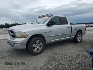 2009 Dodge 1500 SLT с VIN 1D3HB18T39S767254, выставлен на аукционе Copart как лот 68725765 с пробегом 278 514 миль миль и Чистый • Clean title. История ставок и продаж доступна на DreamBid. Изображение 1.