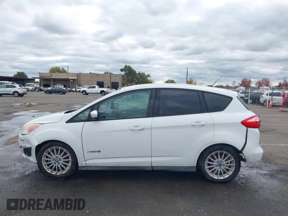 ✅ 2013 Ford C-Max SE • VIN: 1FADP5AU3DL517654 • Lot: 43740635. Listed on IAAI with 235,289 mi. Free auction sales archive from the USA and detailed vehicle history report at DreamBid. Image 13.