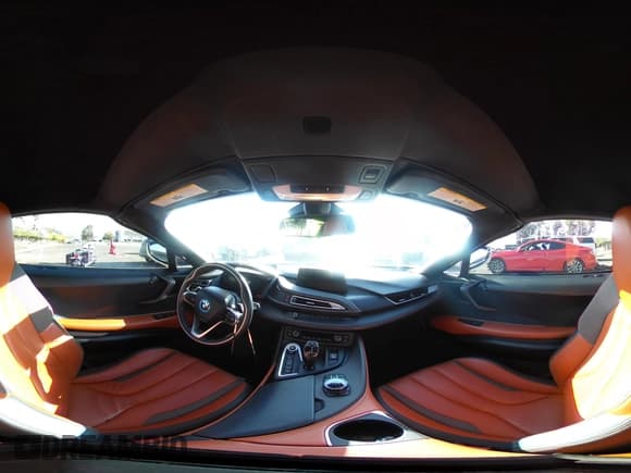 ✅ 2019 BMW i8 • VIN: WBY2Z6C55KVG98119 • Лот: 43127245. Опубликован ранее на IAAI с пробегом 29 645 миль. Бесплатный доступ к архиву аукционных продаж из США и подробный отчёт об истории автомобиля на DreamBid. Изображение 18.