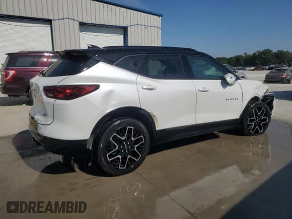 2024 Chevrolet Blazer RS z VIN 3GNKBERS5RS159498, wystawiony jako Copart lot #81021995 z przebiegiem 28 479 mil mil oraz Szkoda całkowita • Salvage title. Historia ofert i sprzedaży dostępna na DreamBid. Obrazek 3.