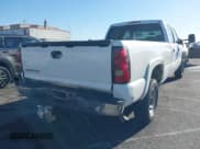 ✅ 2005 Chevrolet Silverado 2500HD LS • VIN: 1GCHK23265F915459 • Lot: 41829485. Wystawiony na IAAI z przebiegiem 109 464 mil. Bezpłatny archiwum sprzedaży aukcyjnych z USA i szczegółowy raport historii pojazdu na DreamBid. Zdjęcie 4.