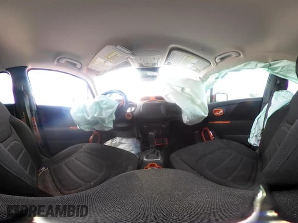 ✅ 2020 Jeep Renegade Altitude • VIN: ZACNJABB6LPL11581 • Lot: 42225447. Listed on IAAI with Not provided. Free auction sales archive from the USA and detailed vehicle history report at DreamBid. Image 17.