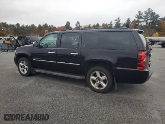 ✅ 2013 Chevrolet Suburban LTZ • VIN: 1GNSKKE74DR121174 • Lot: 90267505. Wystawiony na Copart z przebiegiem 181 025 mil. Bezpłatny archiwum sprzedaży aukcyjnych z USA i szczegółowy raport historii pojazdu na DreamBid. Zdjęcie 2.