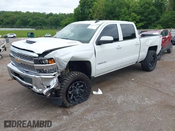 ✅ 2019 Chevrolet Silverado 2500HD LT • VIN: 1GC1KSEY0KF178774 • Лот: 42319711. Опубликован ранее на IAAI с пробегом 165 626 миль. Бесплатный доступ к архиву аукционных продаж из США и подробный отчёт об истории автомобиля на DreamBid. Изображение 2.