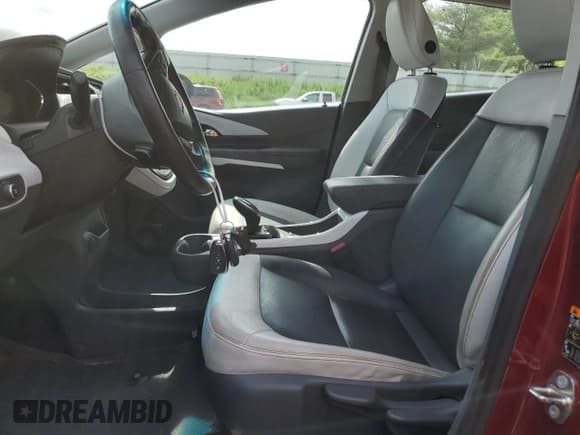 ✅ 2017 Chevrolet Bolt EV Premier • VIN: 1G1FX6S05H4173970 • Lot: 56194454. Wystawiony na Copart z przebiegiem 64 714 mil. Bezpłatny archiwum sprzedaży aukcyjnych z USA i szczegółowy raport historii pojazdu na DreamBid. Zdjęcie 7.