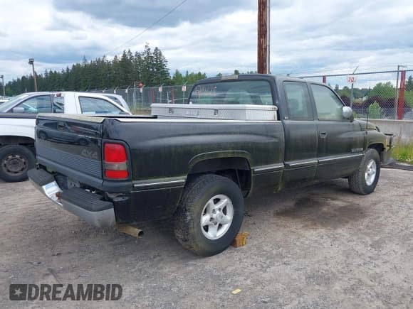 ✅ 1996 Dodge 1500 • VIN: 1B7HC13Y1TJ187295 • Lot: 42269278. Listed on IAAI with 154,114 mi. Free auction sales archive from the USA and detailed vehicle history report at DreamBid. Image 4.