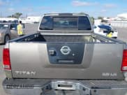 ✅ 2007 Nissan Titan SE • VIN: 1N6BA07A37N240626 • Lot: 43881538. Wystawiony na IAAI z przebiegiem 173 721 mil. Bezpłatny archiwum sprzedaży aukcyjnych z USA i szczegółowy raport historii pojazdu na DreamBid. Zdjęcie 13.