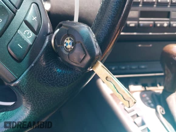 ✅ 2002 BMW 3 Series 325Ci • VIN: WBABS334X2PG88568 • Lot: 42702995. Listed on IAAI with 77,577 mi. Free auction sales archive from the USA and detailed vehicle history report at DreamBid. Image 11.