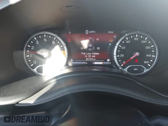 ✅ 2021 Jeep Renegade Limited • VIN: ZACNJDD13MPN31011 • Lot: 42197561. Wystawiony na IAAI z przebiegiem 65 704 mil. Bezpłatny archiwum sprzedaży aukcyjnych z USA i szczegółowy raport historii pojazdu na DreamBid. Zdjęcie 7.