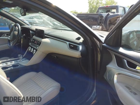 ✅ 2023 Genesis G70 2.0T • VIN: KMTG34TA1PU104311 • Лот: 42901221. Опубликован ранее на IAAI с пробегом Не указан. Бесплатный доступ к архиву аукционных продаж из США и подробный отчёт об истории автомобиля на DreamBid. Изображение 5.