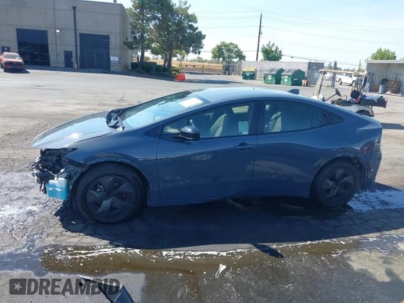 ✅ 2024 Toyota Prius LE • VIN: JTDADABU9R3022198 • Lot: 43122047. Listed on IAAI with 18,714 mi. Free auction sales archive from the USA and detailed vehicle history report at DreamBid. Image 15.