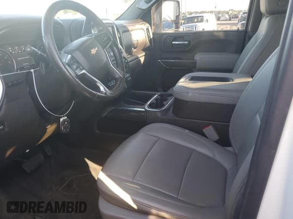 ✅ 2021 Chevrolet Silverado 1500 • VIN: 1GC4WPE70MF115201 • Лот: 43813045. Опубликован ранее на Copart с пробегом 83 971 миль. Бесплатный доступ к архиву аукционных продаж из США и подробный отчёт об истории автомобиля на DreamBid. Изображение 7.