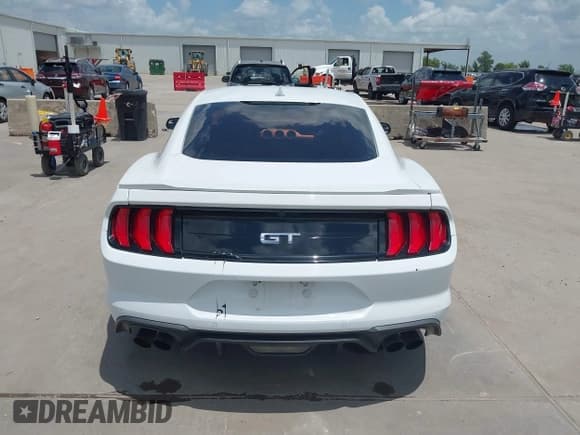 ✅ 2020 Ford Mustang GT • VIN: 1FA6P8CF3L5137211 • Lot: 42715213. Listed on IAAI with 88,442 mi. Free auction sales archive from the USA and detailed vehicle history report at DreamBid. Image 16.