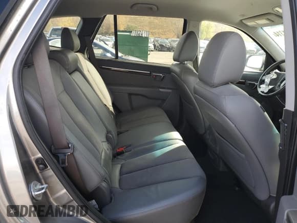 ✅ 2011 Hyundai Santa Fe SE • VIN: 5XYZHDAG5BG031471 • Lot: 79471314. Listed on Copart with 151,203 mi. Free auction sales archive from the USA and detailed vehicle history report at DreamBid. Image 11.