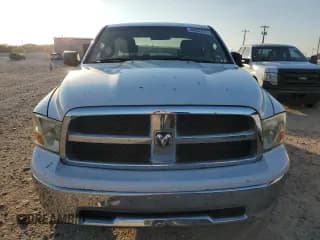 ✅ 2010 Dodge 1500 ST • VIN: 1D7RB1GK2AS196274 • Lot: 80502814. Wystawiony na Copart z przebiegiem 243 641 mil. Bezpłatny archiwum sprzedaży aukcyjnych z USA i szczegółowy raport historii pojazdu na DreamBid. Zdjęcie 5.