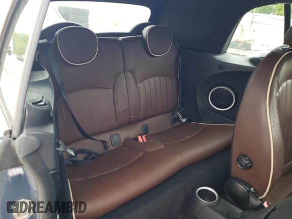 ✅ 2010 MINI Convertible • VIN: WMWMR3C58ATU98333 • Lot: 58912775. Listed on Copart with 82,701 mi. Free auction sales archive from the USA and detailed vehicle history report at DreamBid. Image 10.