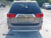 ✅ 2018 Mitsubishi Outlander SE • VIN: JA4AD3A36JZ003236 • Lot: 42413894. Wystawiony na IAAI z przebiegiem 88 903 mil. Bezpłatny archiwum sprzedaży aukcyjnych z USA i szczegółowy raport historii pojazdu na DreamBid. Zdjęcie 16.