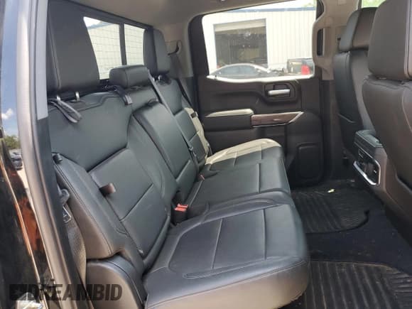 ✅ 2021 Chevrolet Silverado 1500 LTZ • VIN: 3GCUYGET5MG150323 • Lot: 62711705. Wystawiony na Copart z przebiegiem 47 306 mil. Bezpłatny archiwum sprzedaży aukcyjnych z USA i szczegółowy raport historii pojazdu na DreamBid. Zdjęcie 10.