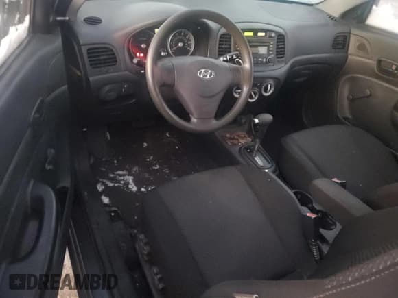 ✅ 2007 Hyundai Accent GS • VIN: KMHCM36C77U024797 • Лот: 86848774. Опубликован ранее на Copart с пробегом 79 421 миль. Бесплатный доступ к архиву аукционных продаж из США и подробный отчёт об истории автомобиля на DreamBid. Изображение 8.