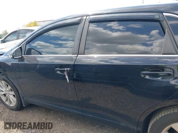 ✅ 2015 Toyota Venza LE • VIN: 4T3BA3BBXFU075427 • Lot: 40090288. Listed on IAAI with 213,208 mi. Free auction sales archive from the USA and detailed vehicle history report at DreamBid. Image 14.