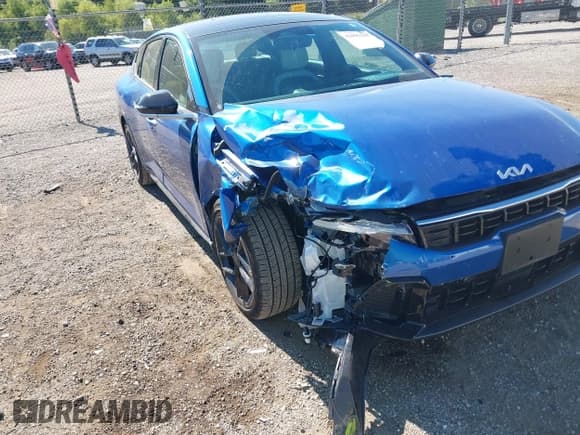 ✅ 2025 Kia K4 GT-Line Turbo • VIN: 3KPFW4DC8SE089010 • Lot: 43095561. Listed on IAAI with 11,239 mi. Free auction sales archive from the USA and detailed vehicle history report at DreamBid. Image 6.