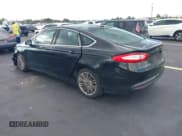 ✅ 2015 Ford Fusion SE • VIN: 1FA6P0HD0F5118290 • Lot: 43568856. Wystawiony na IAAI z przebiegiem 229 988 mil. Bezpłatny archiwum sprzedaży aukcyjnych z USA i szczegółowy raport historii pojazdu na DreamBid. Zdjęcie 3.