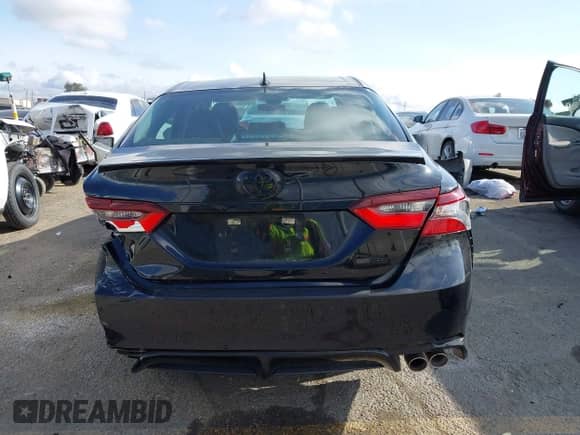 2022 Toyota Camry SE z VIN 4T1G11AK6NU053153, wystawiony jako IAAI lot #41933655 z przebiegiem 44 044 mil mil oraz . Historia ofert i sprzedaży dostępna na DreamBid. Obrazek 16.