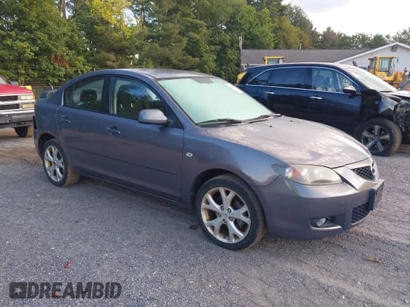 ✅ 2008 Mazda 3 i Touring Value • VIN: JM1BK32F081135927 • Lot: 42943537. Listed on IAAI with 96,175 mi. Free auction sales archive from the USA and detailed vehicle history report at DreamBid. Image 1.