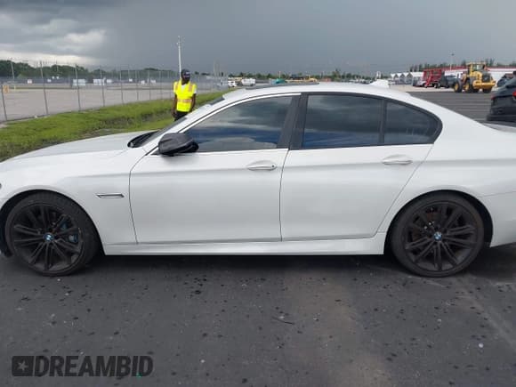✅ 2014 BMW 5 Series 535i • VIN: WBA5B1C53EDZ37189 • Lot: 43033307. Listed on IAAI with 148,374 mi. Free auction sales archive from the USA and detailed vehicle history report at DreamBid. Image 13.