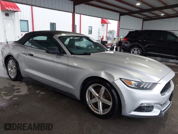 ✅ 2017 Ford Mustang EcoBoost Premium • VIN: 1FATP8UH3H5287216 • Лот: 43290436. Опубликован ранее на IAAI с пробегом 122 263 миль. Бесплатный доступ к архиву аукционных продаж из США и подробный отчёт об истории автомобиля на DreamBid. Изображение 1.