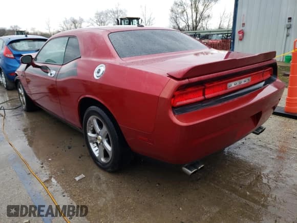 ✅ 2010 Dodge Challenger SE • VIN: 2B3CJ4DV0AH277799 • Lot: 51150915. Wystawiony na Copart z przebiegiem 237 135 mil. Bezpłatny archiwum sprzedaży aukcyjnych z USA i szczegółowy raport historii pojazdu na DreamBid. Zdjęcie 2.