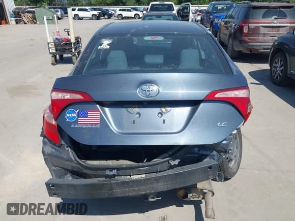 ✅ 2018 Toyota Corolla L • VIN: 2T1BURHE4JC103687 • Lot: 41985917. Listed on IAAI with 135,823 mi. Free auction sales archive from the USA and detailed vehicle history report at DreamBid. Image 16.
