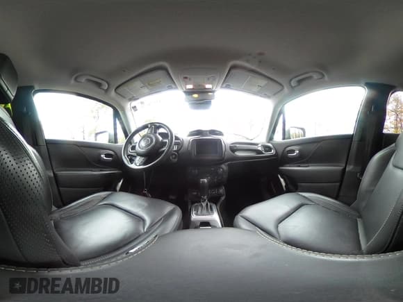 ✅ 2020 Jeep Renegade Limited • VIN: ZACNJBD1XLPL69607 • Lot: 43578870. Wystawiony na IAAI z przebiegiem 68 037 mil. Bezpłatny archiwum sprzedaży aukcyjnych z USA i szczegółowy raport historii pojazdu na DreamBid. Zdjęcie 19.