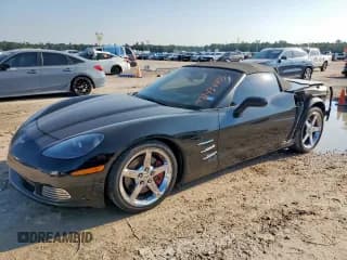 ✅ 2008 Chevrolet Corvette • VIN: 1G1YY36W085122230 • Lot: 71434405. Wystawiony na Copart z przebiegiem 63 028 mil. Bezpłatny archiwum sprzedaży aukcyjnych z USA i szczegółowy raport historii pojazdu na DreamBid. Zdjęcie 1.
