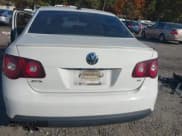 ✅ 2010 Volkswagen Jetta SE • VIN: 3VWRX7AJ9AM043850 • Lot: 43642618. Wystawiony na IAAI z przebiegiem 241 607 mil. Bezpłatny archiwum sprzedaży aukcyjnych z USA i szczegółowy raport historii pojazdu na DreamBid. Zdjęcie 17.