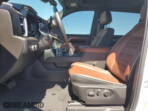 ✅ 2022 GMC Sierra 1500 Denali Ultimate • VIN: 1GTUUHET9NZ621327 • Lot: 65786465. Wystawiony na Copart z przebiegiem 25 059 mil. Bezpłatny archiwum sprzedaży aukcyjnych z USA i szczegółowy raport historii pojazdu na DreamBid. Zdjęcie 7.