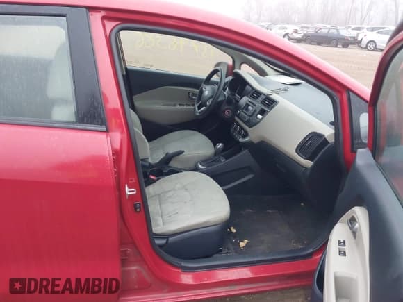 ✅ 2013 Kia Rio LX • VIN: KNADM5A38D6107888 • Lot: 43796386. Wystawiony na IAAI z przebiegiem 154 765 mil. Bezpłatny archiwum sprzedaży aukcyjnych z USA i szczegółowy raport historii pojazdu na DreamBid. Zdjęcie 5.