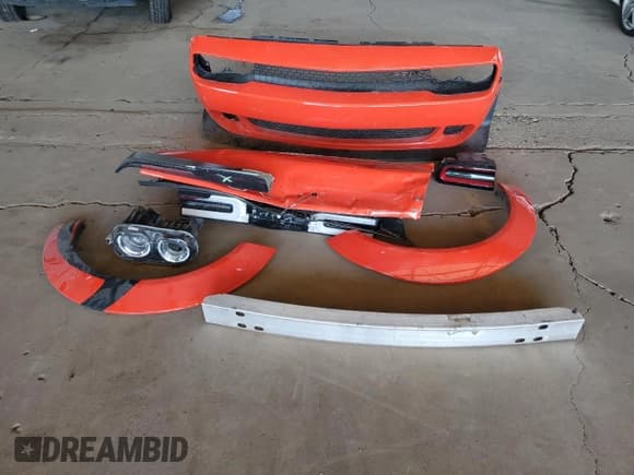 ✅ 2022 Dodge Challenger SRT Hellcat Redeye Widebody • VIN: 2C3CDZL99NH242003 • Lot: 38351624. Wystawiony na Copart z przebiegiem 6 876 mil. Bezpłatny archiwum sprzedaży aukcyjnych z USA i szczegółowy raport historii pojazdu na DreamBid. Zdjęcie 14.