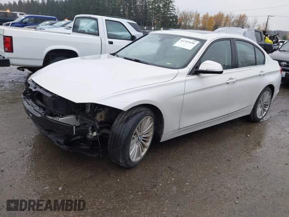 ✅ 2013 BMW 3 Series 328i xDrive • VIN: WBA3B5G52DNS00373 • Лот: 43797030. Опубликован ранее на IAAI с пробегом 90 832 миль. Бесплатный доступ к архиву аукционных продаж из США и подробный отчёт об истории автомобиля на DreamBid. Изображение 2.