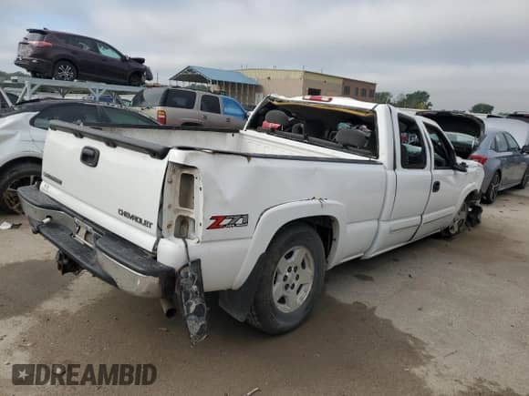 2005 Chevrolet Silverado 1500 Z71 with VIN 2GCEK19B251270661, listed as a Copart auction lot 81614315 with 134,337 mi miles and Salvage title. Bid and sale history available at DreamBid. Image 3.