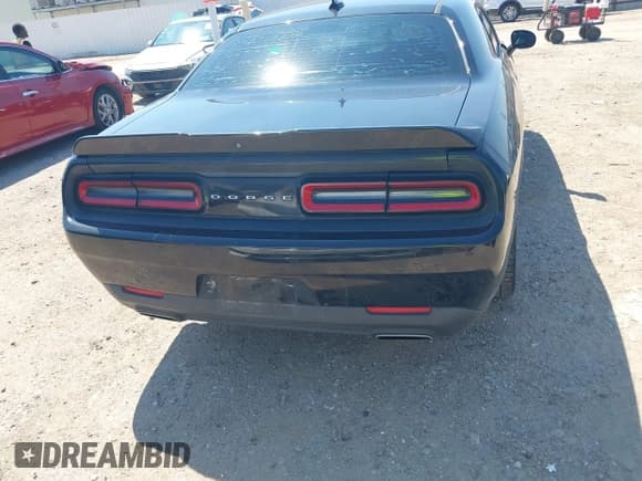 ✅ 2018 Dodge Challenger SXT • VIN: 2C3CDZAG0JH232858 • Lot: 43135440. Wystawiony na IAAI z przebiegiem 114 000 mil. Bezpłatny archiwum sprzedaży aukcyjnych z USA i szczegółowy raport historii pojazdu na DreamBid. Zdjęcie 17.