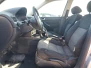 ✅ 2005 Volkswagen Golf GLS • VIN: 9BWGR61J854011106 • Lot: 81093825. Wystawiony na Copart z przebiegiem 163 655 mil. Bezpłatny archiwum sprzedaży aukcyjnych z USA i szczegółowy raport historii pojazdu na DreamBid. Zdjęcie 7.