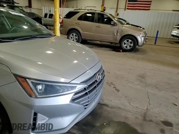 ✅ 2020 Hyundai Elantra SEL • VIN: 5NPD84LFXLH572735 • Lot: 92163085. Listed on Copart with 223,617 mi. Free auction sales archive from the USA and detailed vehicle history report at DreamBid. Image 13.