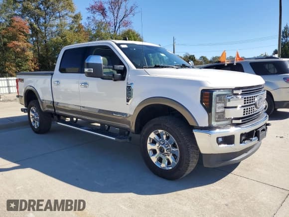 ✅ 2019 Ford F-250 XL • VIN: 1FT7W2BT6KEE09111 • Lot: 69870255. Wystawiony na Copart z przebiegiem 29 872 mil. Bezpłatny archiwum sprzedaży aukcyjnych z USA i szczegółowy raport historii pojazdu na DreamBid. Zdjęcie 4.