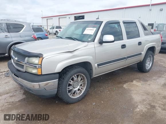 ✅ 2005 Chevrolet Avalanche LS • VIN: 3GNEC12Z75G226853 • Lot: 42358802. Wystawiony na IAAI z przebiegiem 152 375 mil. Bezpłatny archiwum sprzedaży aukcyjnych z USA i szczegółowy raport historii pojazdu na DreamBid. Zdjęcie 2.